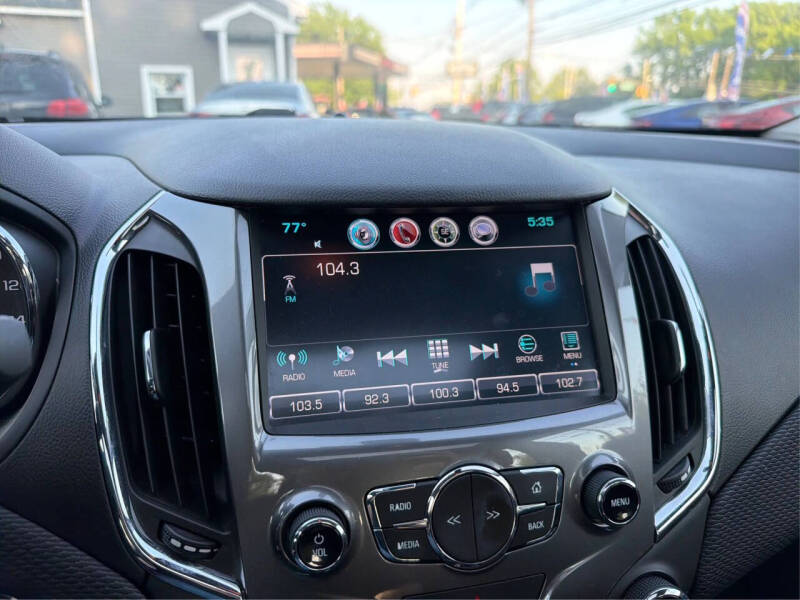 2017 Chevrolet Cruze LT Auto