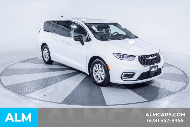 2024 Chrysler Pacifica Touring L