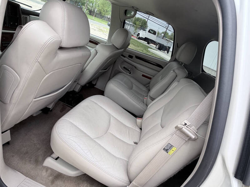2004 Cadillac Escalade