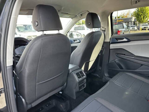 2024 Volkswagen Taos SE 4Motion