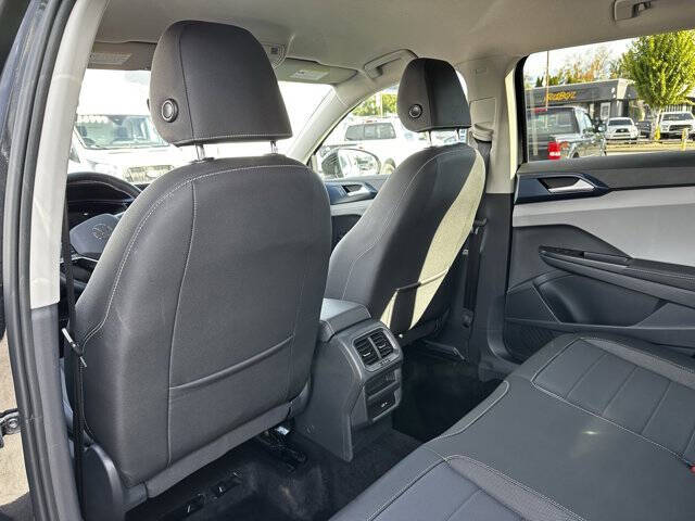 2024 Volkswagen Taos SE 4Motion