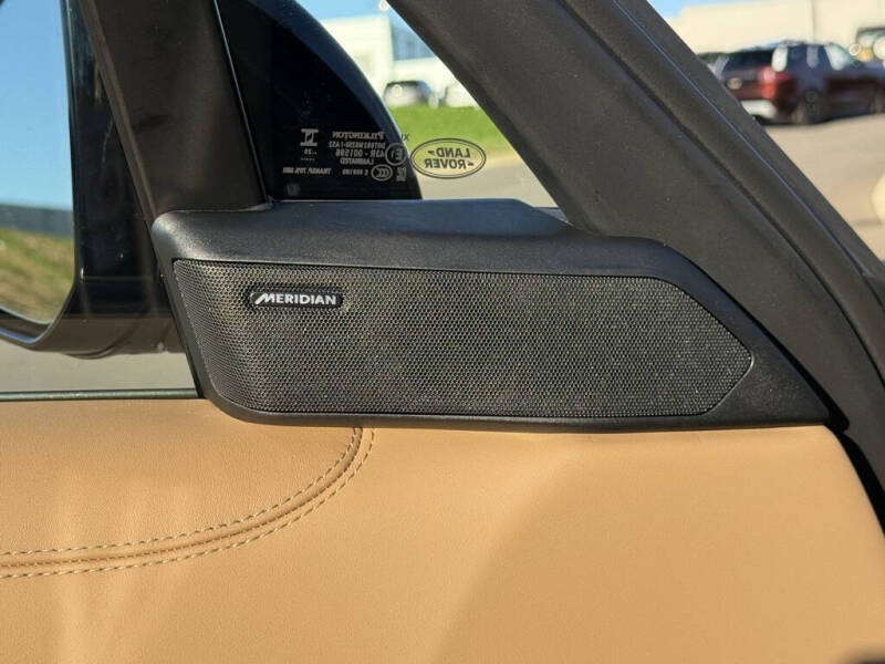 2025 Land Rover Range Rover P400 SE