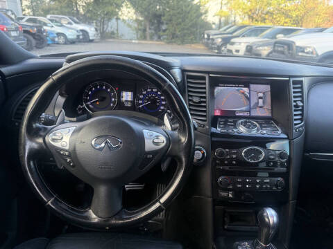 2015 Infiniti QX70