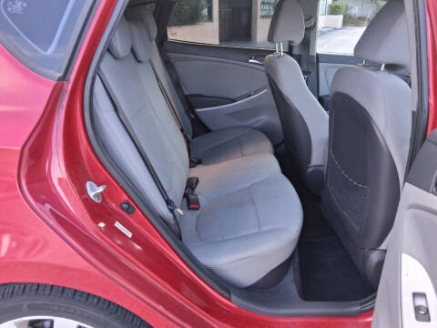 2013 Hyundai Accent SE