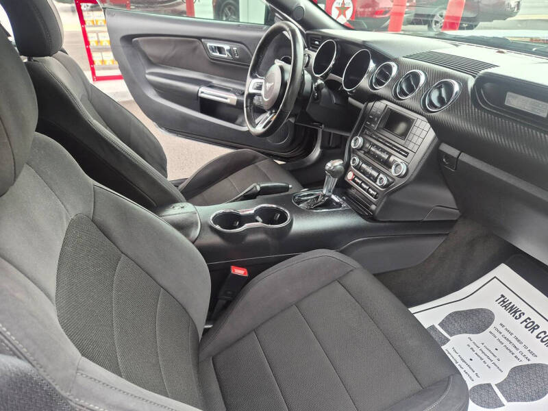 2016 Ford Mustang V6