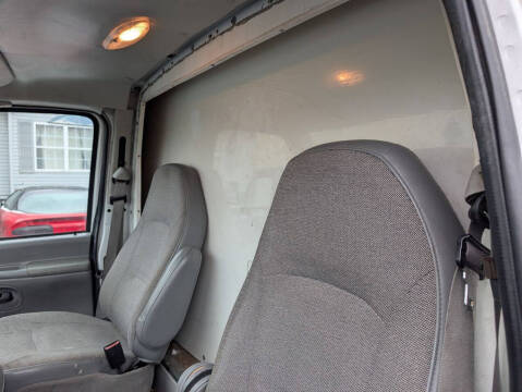 2004 Ford E-Series E-350 SD