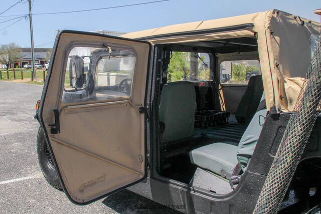 2014 AM General Hummer