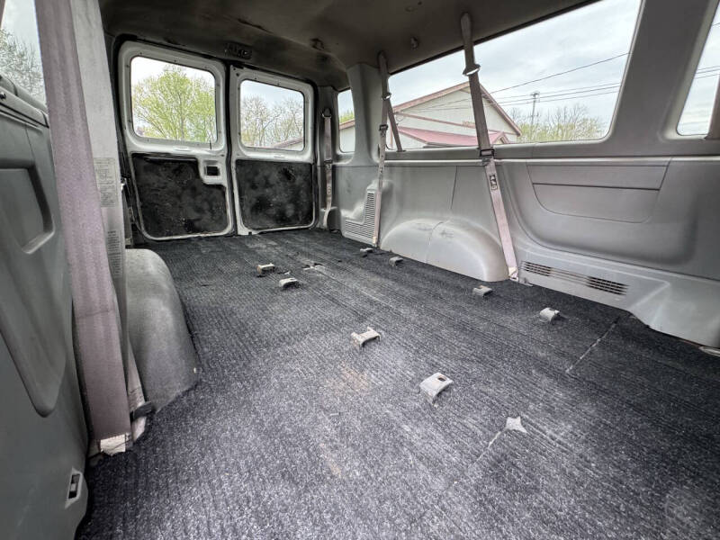 2002 Ford E-Series E-350 SD XLT