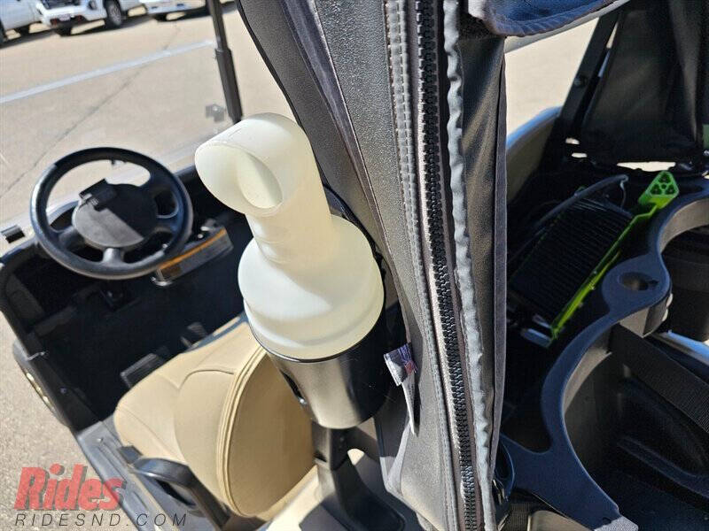 2020 E-Z-GO RXV ELiTE