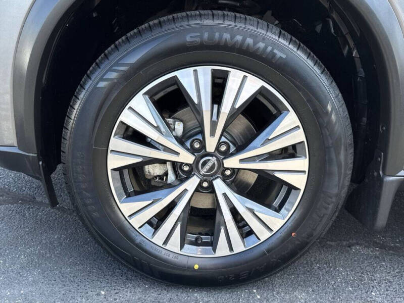 2022 Nissan Rogue SV