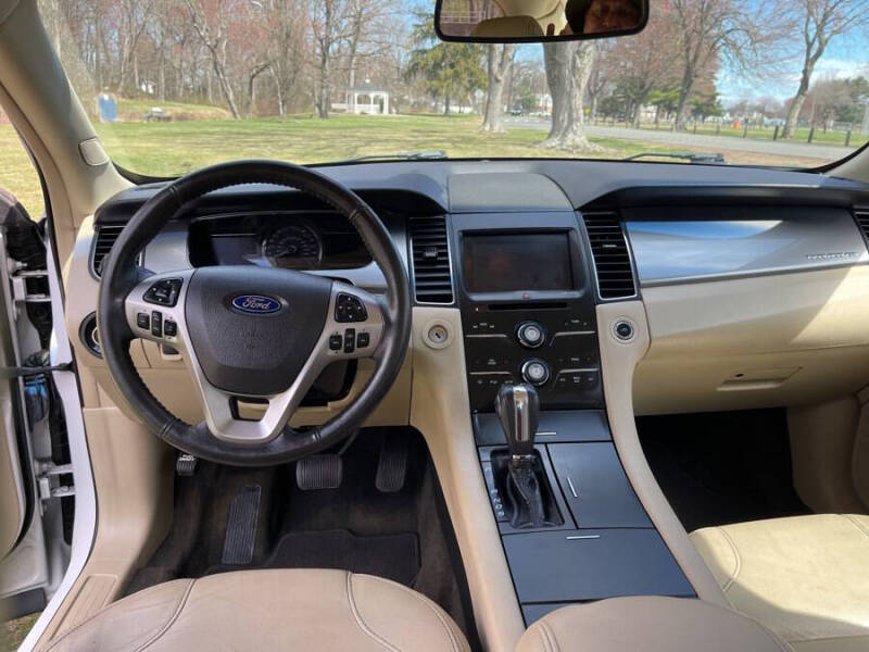 2014 Ford Taurus SEL