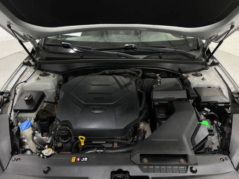 2018 Kia Cadenza Technology