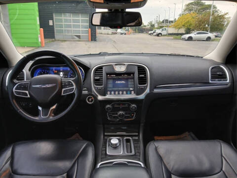 2017 Chrysler 300 Limited