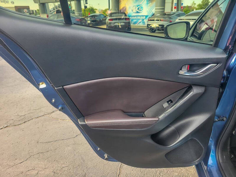 2018 Mazda MAZDA3 Touring