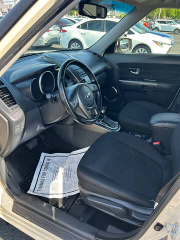 2013 Kia Soul +