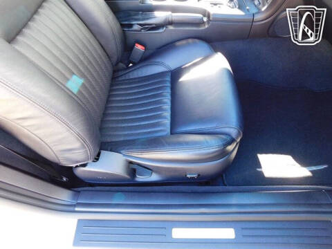 2005 Ford Thunderbird Deluxe