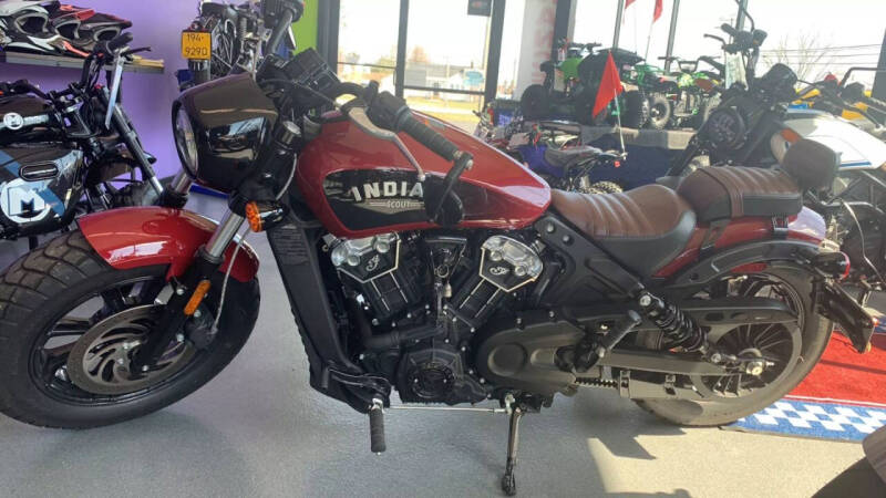 2018 Indian Scout Bobber (Black)