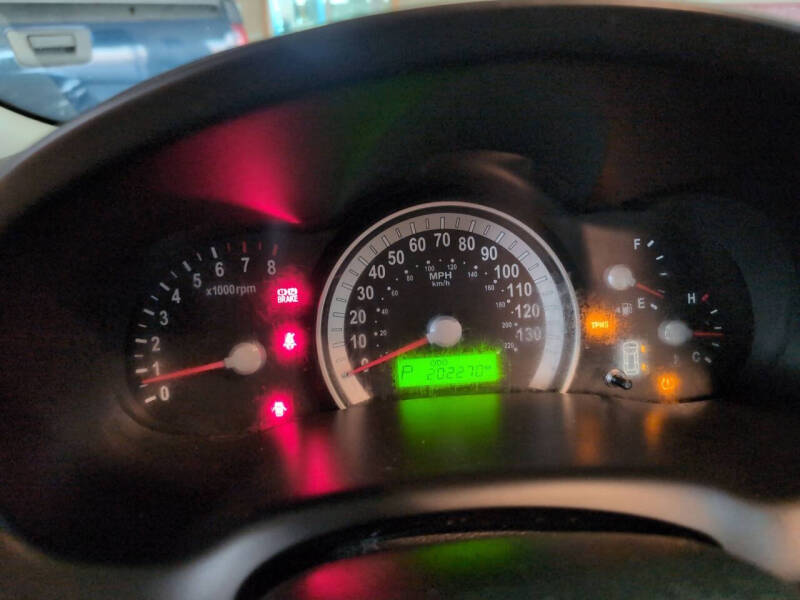 2008 Hyundai Entourage GLS