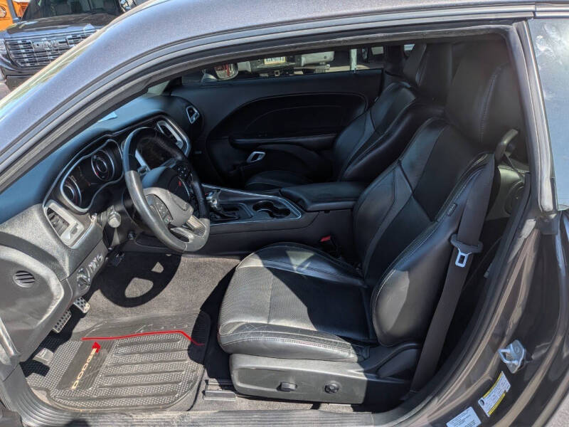 2015 Dodge Challenger SXT Plus