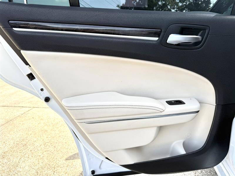 2018 Chrysler 300 Limited