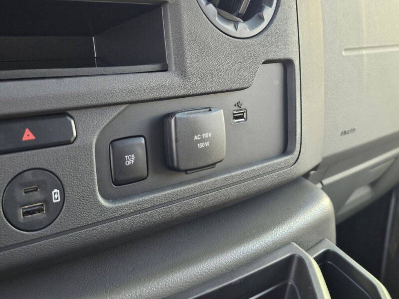 2025 Ford E-Series