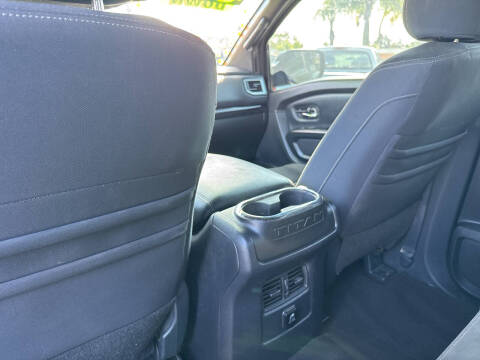 2018 Nissan Titan SV