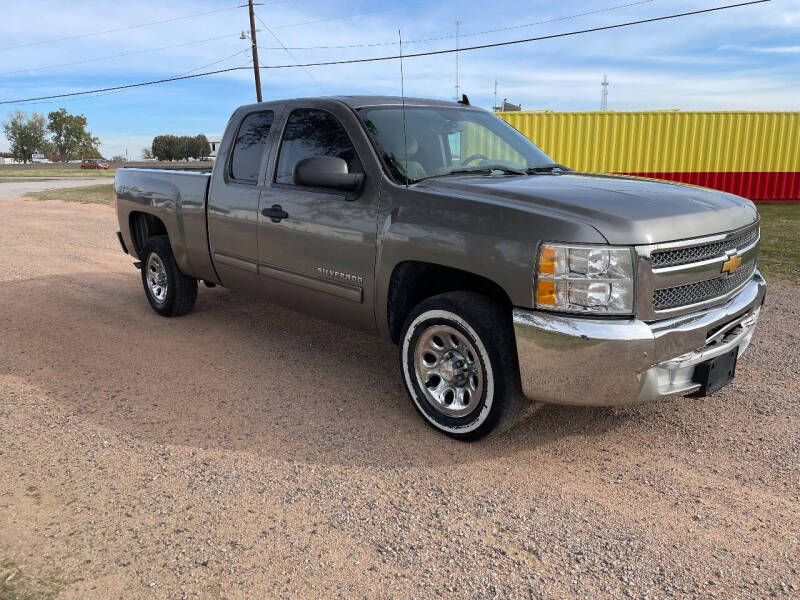 2013 Chevrolet Silverado 1500 for sale at CAVENDER MOTORS in Van Alstyne TX