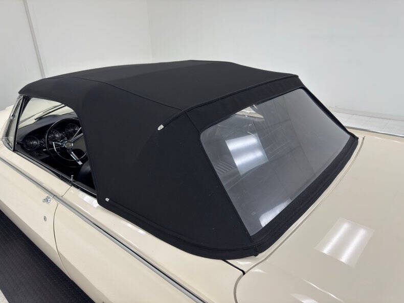 1961 Ford Thunderbird