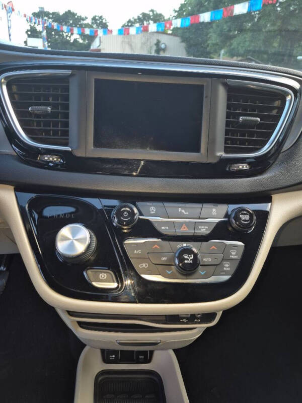 2020 Chrysler Pacifica Touring L