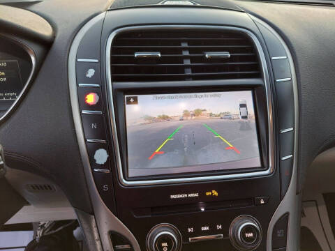 2019 Lincoln Nautilus Select