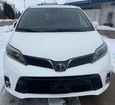 2018 Toyota Sienna SE Premium 8-Passenger