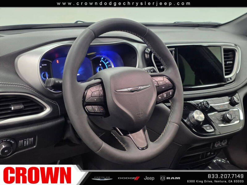 2022 Chrysler Pacifica Hybrid Touring L