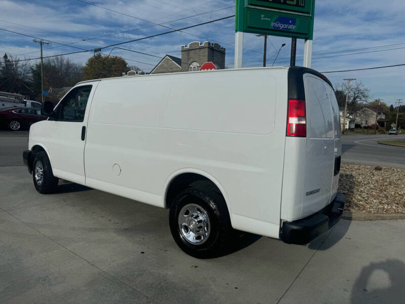 2018 Chevrolet Express Cargo Work Van photo 4