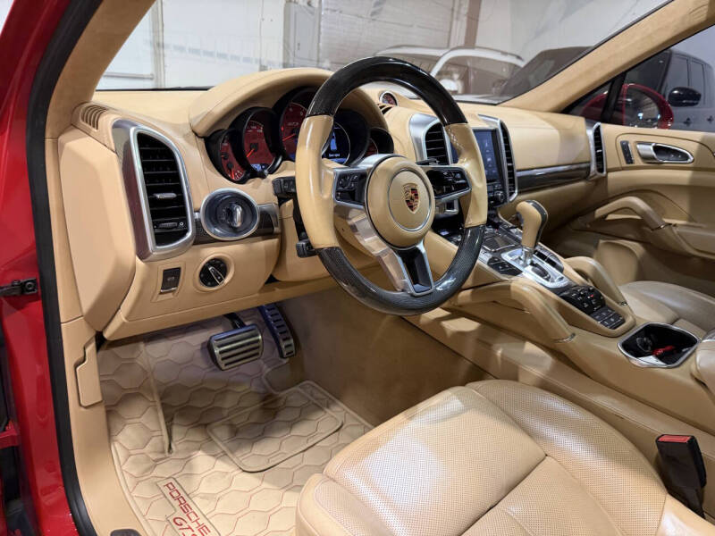 2017 Porsche Cayenne GTS
