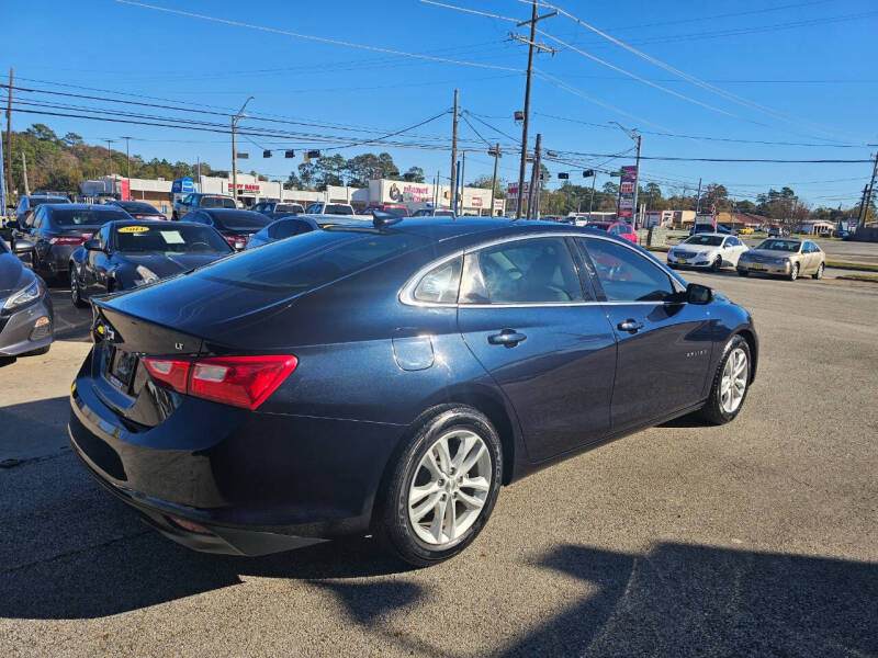 2016 Chevrolet Malibu null photo 12