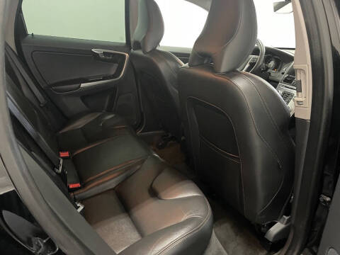 2017 Volvo XC60 T5 Dynamic