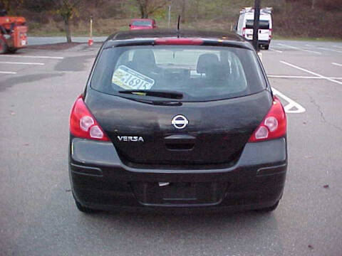 2010 Nissan Versa 1.8 S