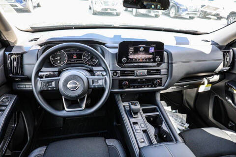 2025 Nissan Pathfinder S