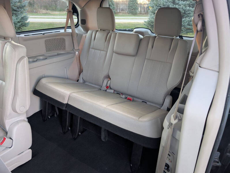 2016 Chrysler Town and Country Touring-L Anniversary Edition