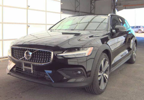 2025 Volvo V60 Cross Country B5 Plus
