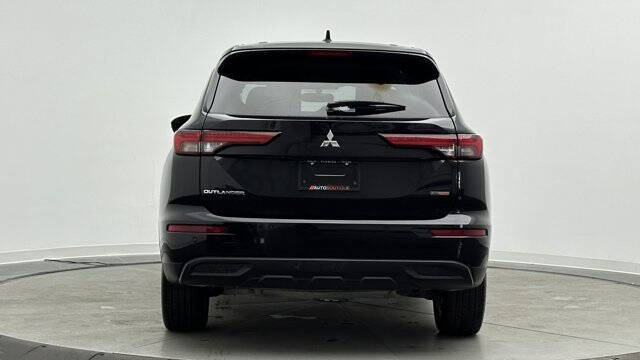 2024 Mitsubishi Outlander ES