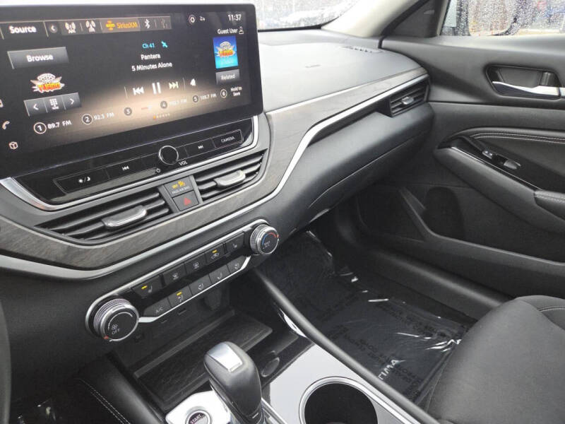 2023 Nissan Altima 2.5 SV