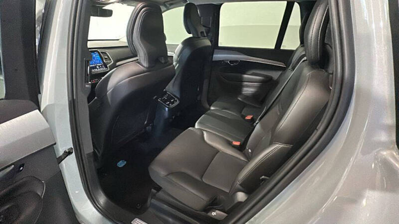 2025 Volvo XC90 B5 Core Bright Theme