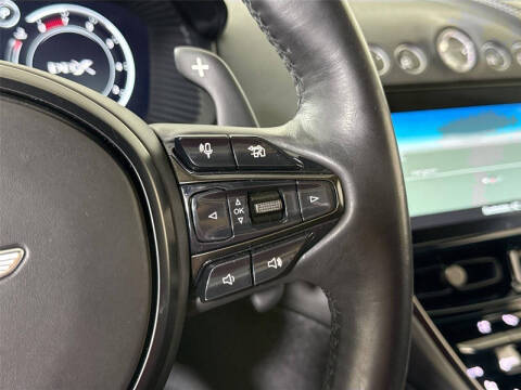 2021 Aston Martin DBX