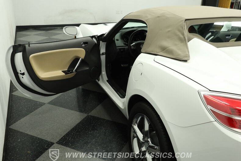 2009 Saturn SKY Red Line