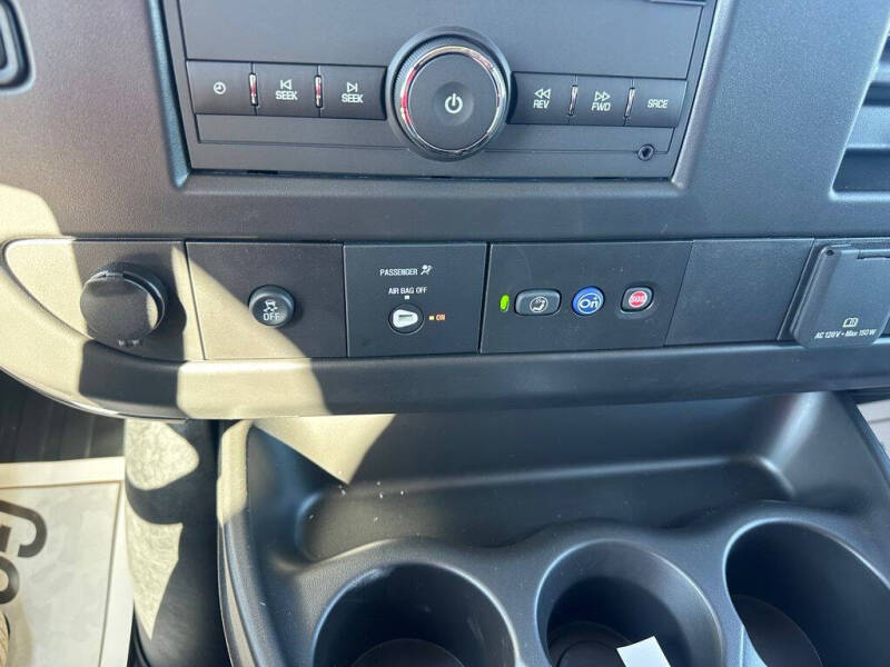 2025 Chevrolet Express LS 3500