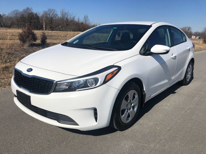 2017 Kia Forte for sale at Hitt & Mis Auto in Cape Girardeau MO