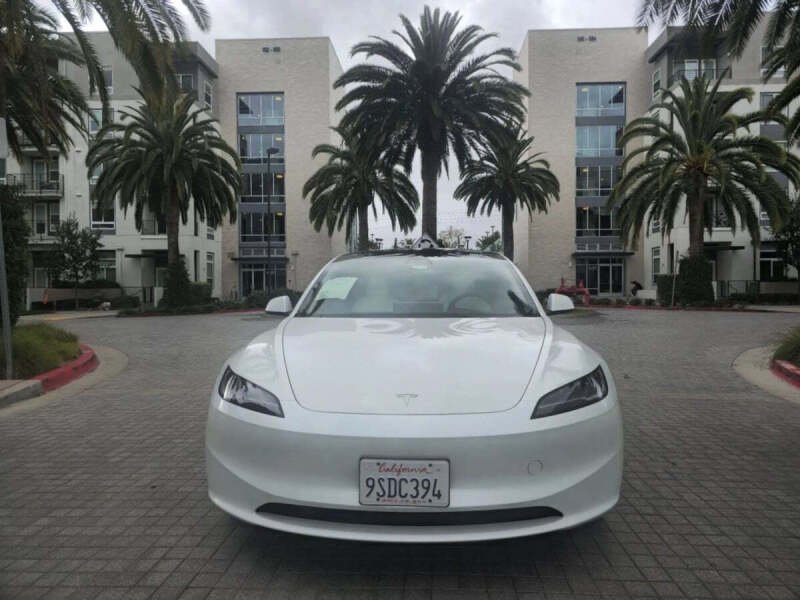 2025 Tesla Model 3 Long Range