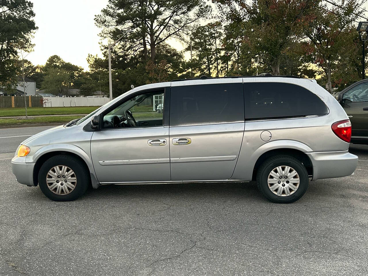 2007 Chrysler Town and Country for sale at CarMood in Virginia Beach, VA