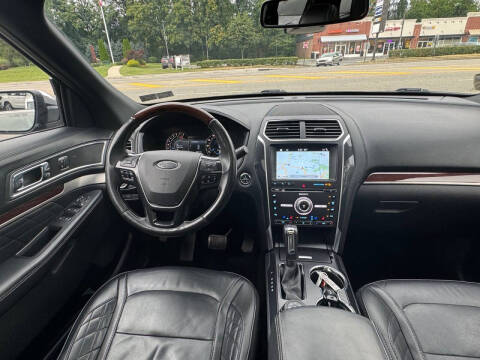 2017 Ford Explorer Platinum